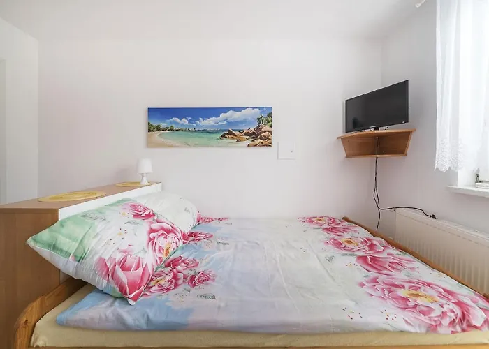 Goscinne Albina منزل للإقامة Jastrzębia Góra